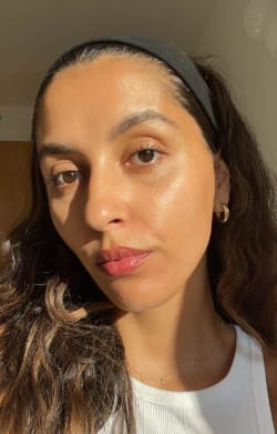 Customer photo review of HoneyNoir Honey Lipstick