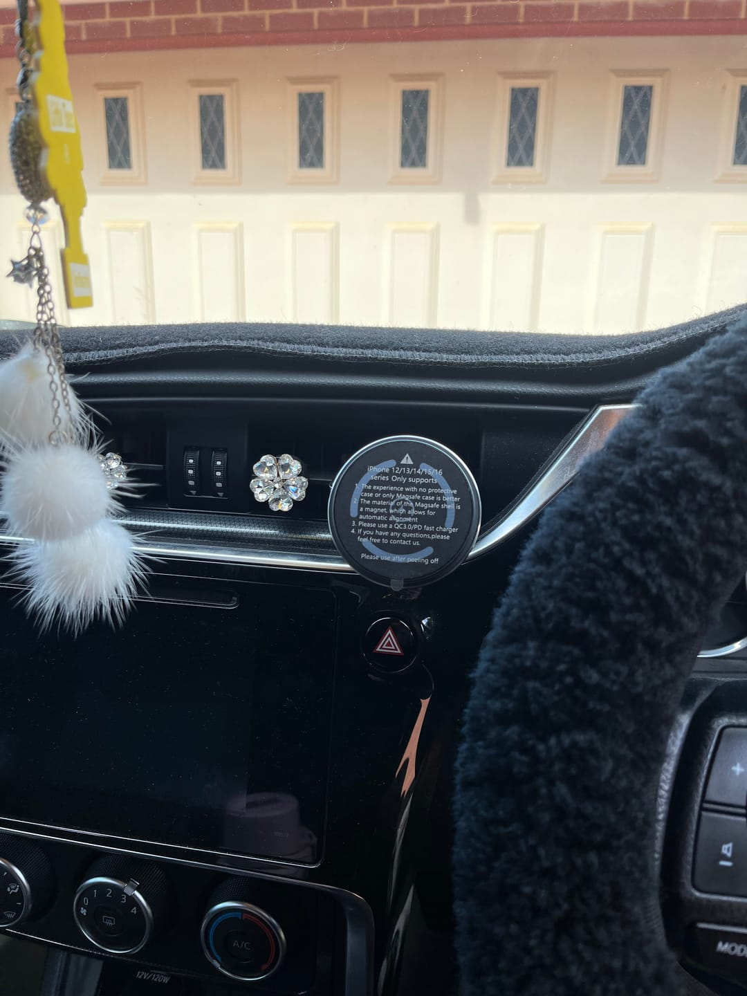 Customer photo review of 15W MagSafe Car Charger