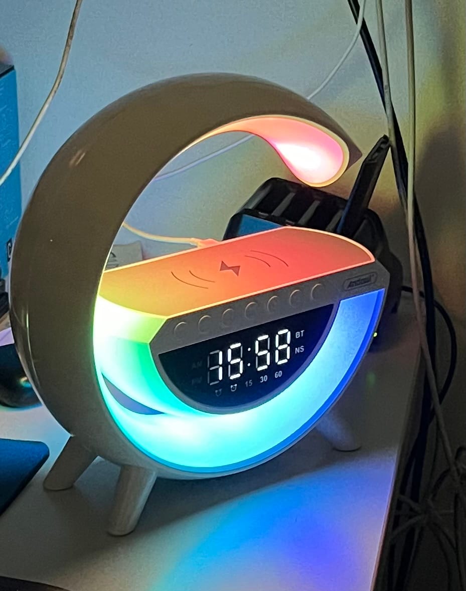 Customer photo review of Cassa musica bluetooth, caricabatterie cellulare wireless, Orologio e sveglia