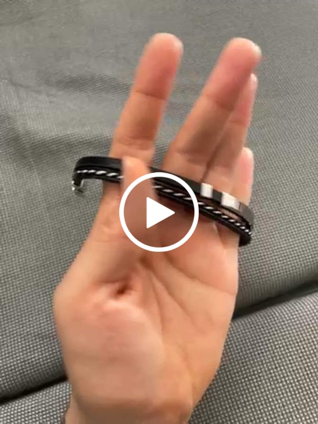 Customer video review of Pulsera Hombre Lord - Personalizado