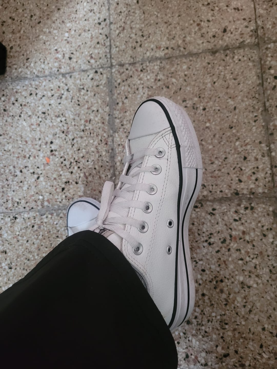 Customer photo review of Zapatillas Converse Chuck Taylor Platform Leather Blanco