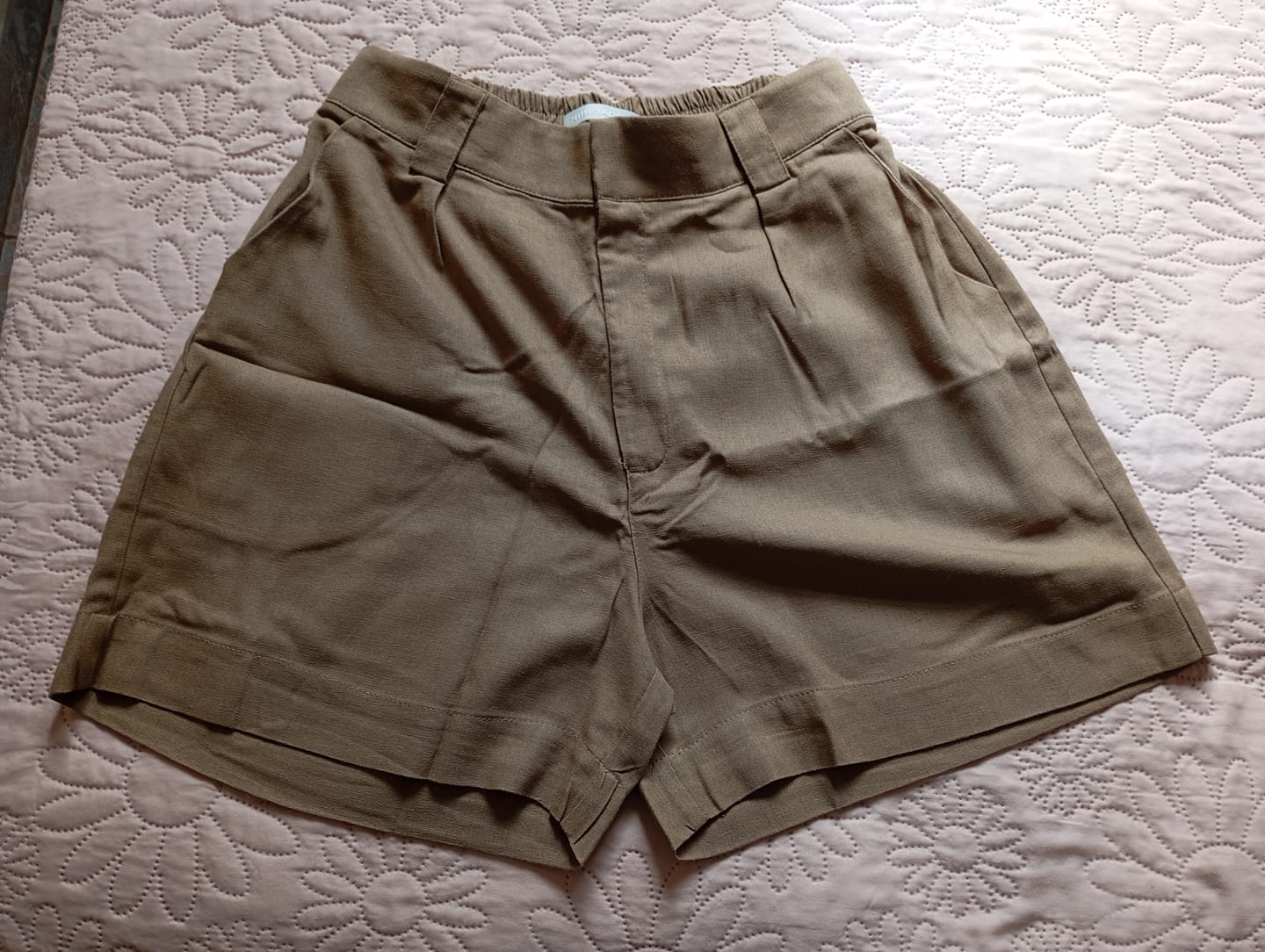 Customer photo review of Shorts Angico Marrom Claro