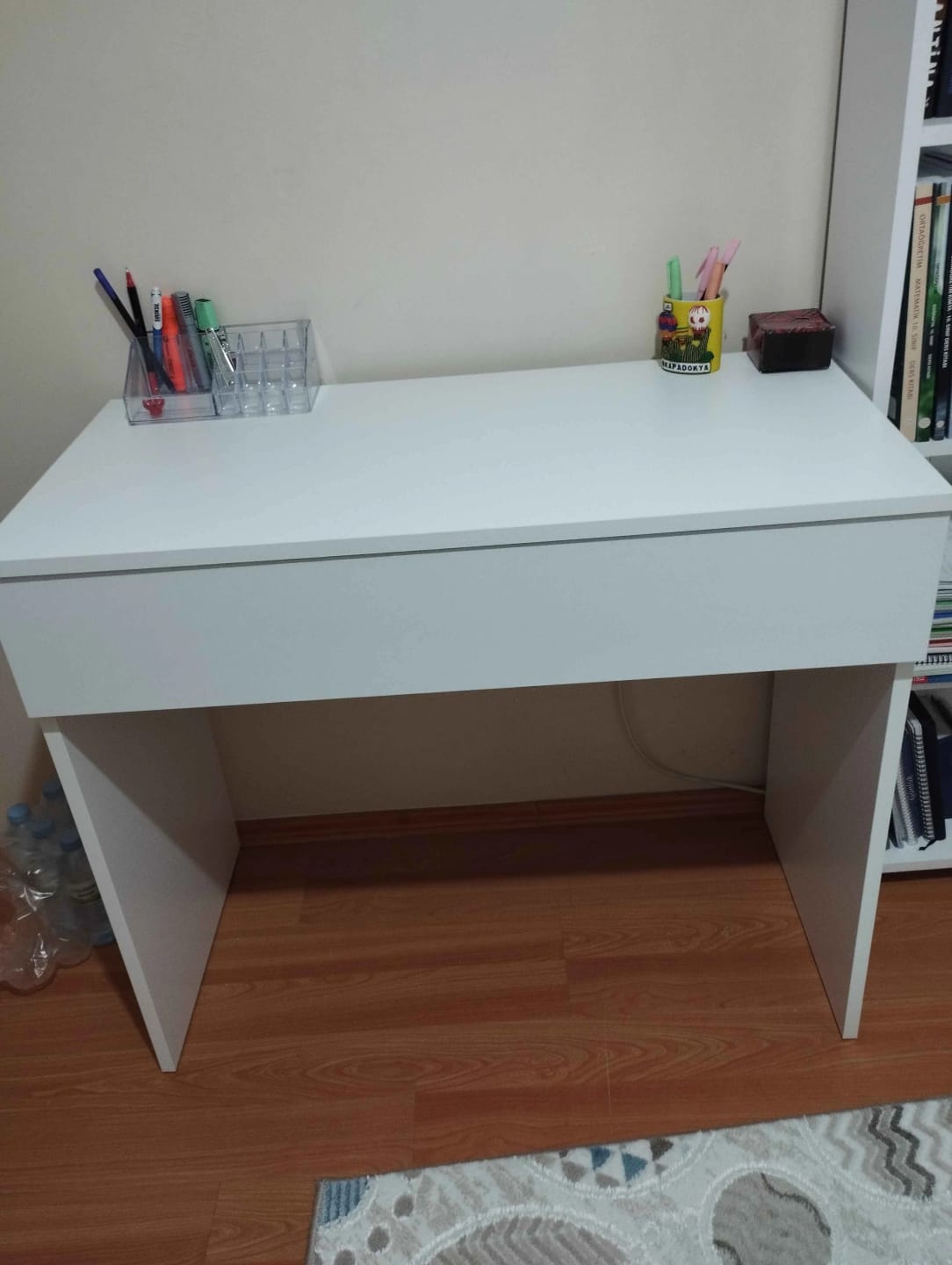 Customer photo review of Rani BJ104 Makyaj Tuvalet Masası Tek Çekmeceli Takı Düzenleyici Beyaz