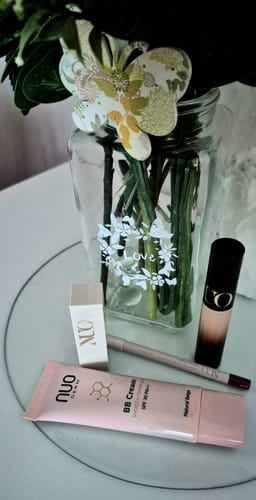 undefined review of Creion de buze cremos image 1 out of 1