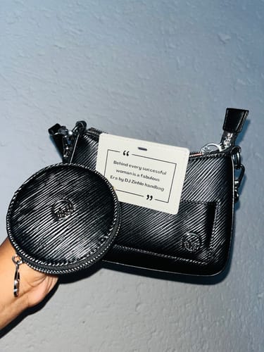 Customer photo review of The Cosmopolitan Crossbody Bag