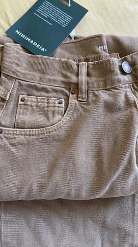 Heloisa S. review of Calça Jeans Reta Araçá Marrom Claro image 1 out of 1