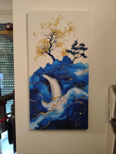 Recensione con foto di un cliente su Silenziosa Cascata Blu