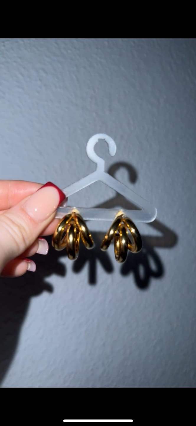 Customer photo review of Triple Ohrstecker | 18K vergoldet