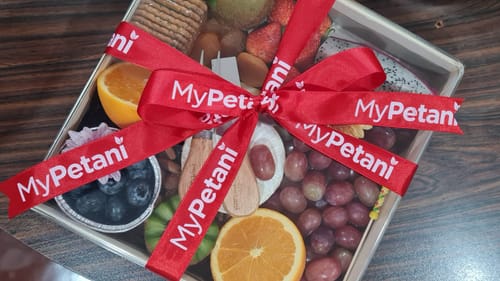 Customer photo review of Subang Jaya Signature Cheese Fruit Grazing Platter (Available in S, M & L size) [Malaysia]