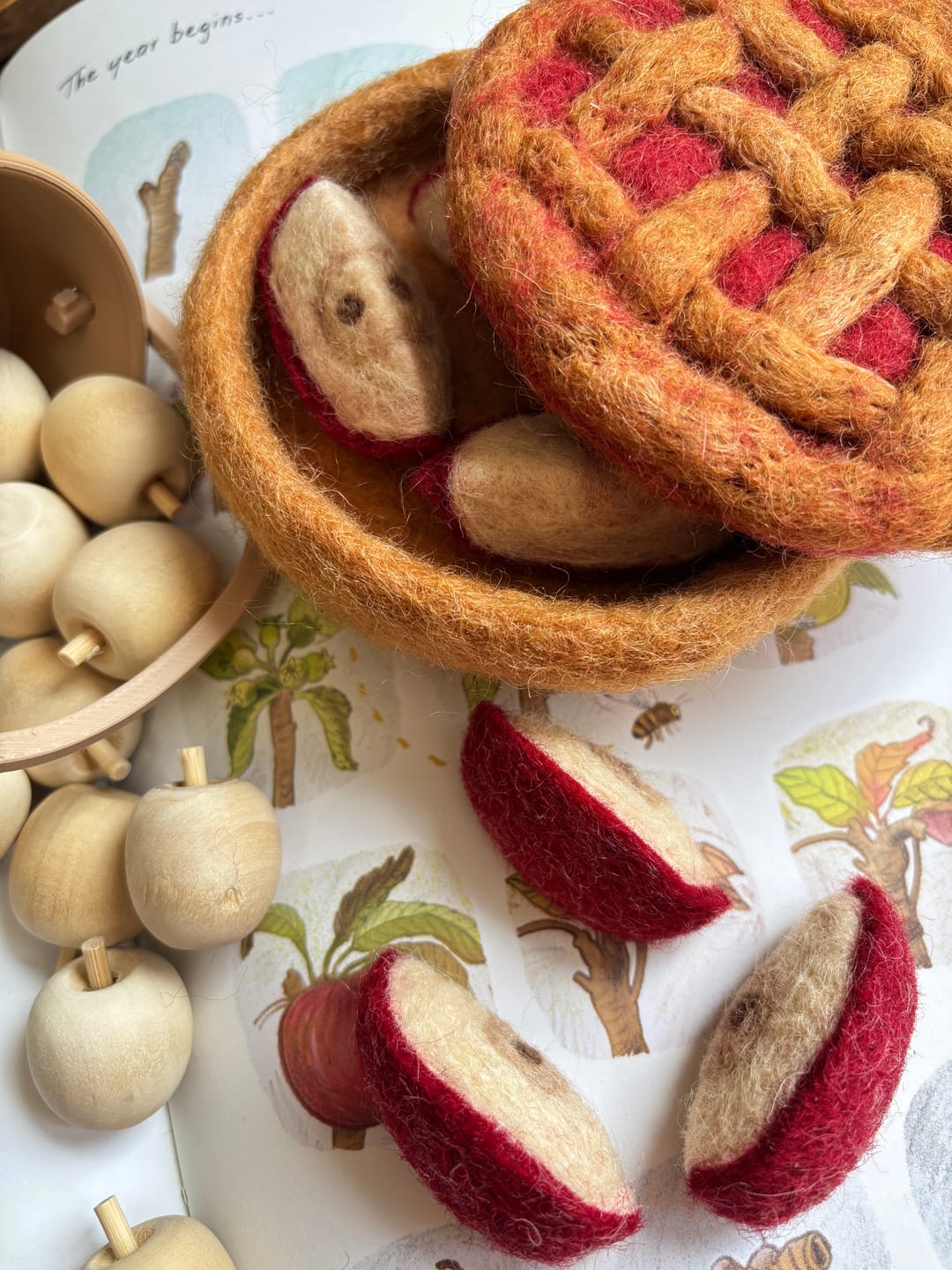 Customer photo review of Felt Apple Pie Play Food Set