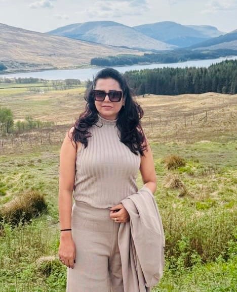 Customer photo review of Aubrey Luxe Winter Coord Set with Cape