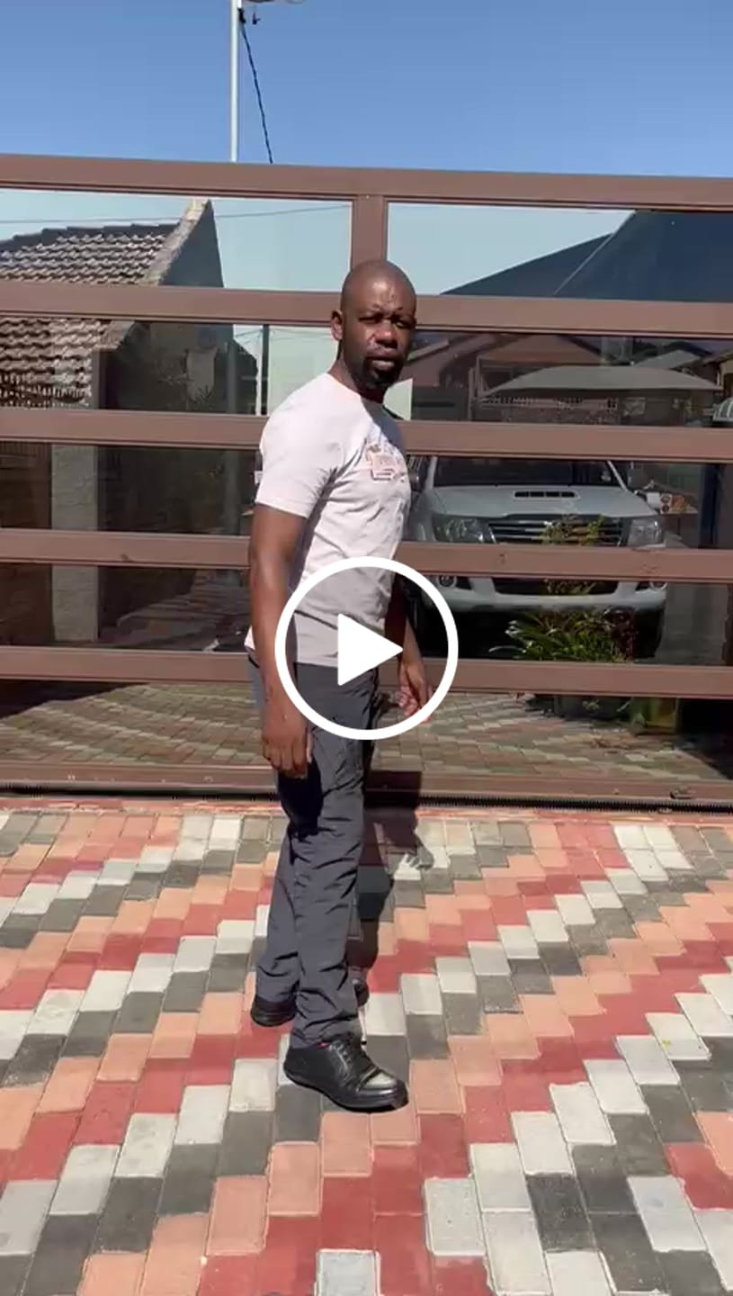 Customer video review of Tools T-Shirt Sandstone