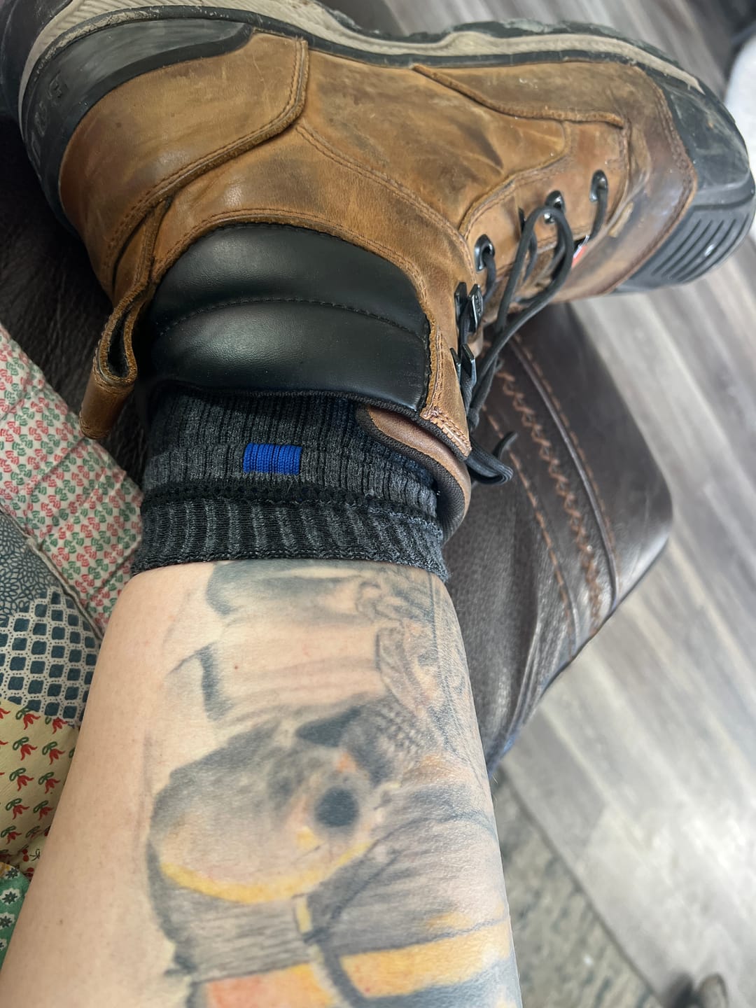 Customer photo review of Bluepacca Alpaca Socks