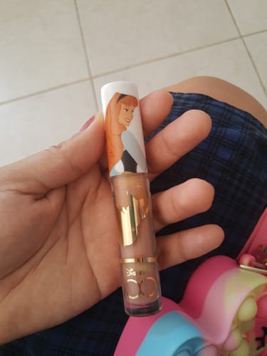 Customer photo review of Set Encantado de 4 Labiales Líquidos Mate, Edición Disney 100