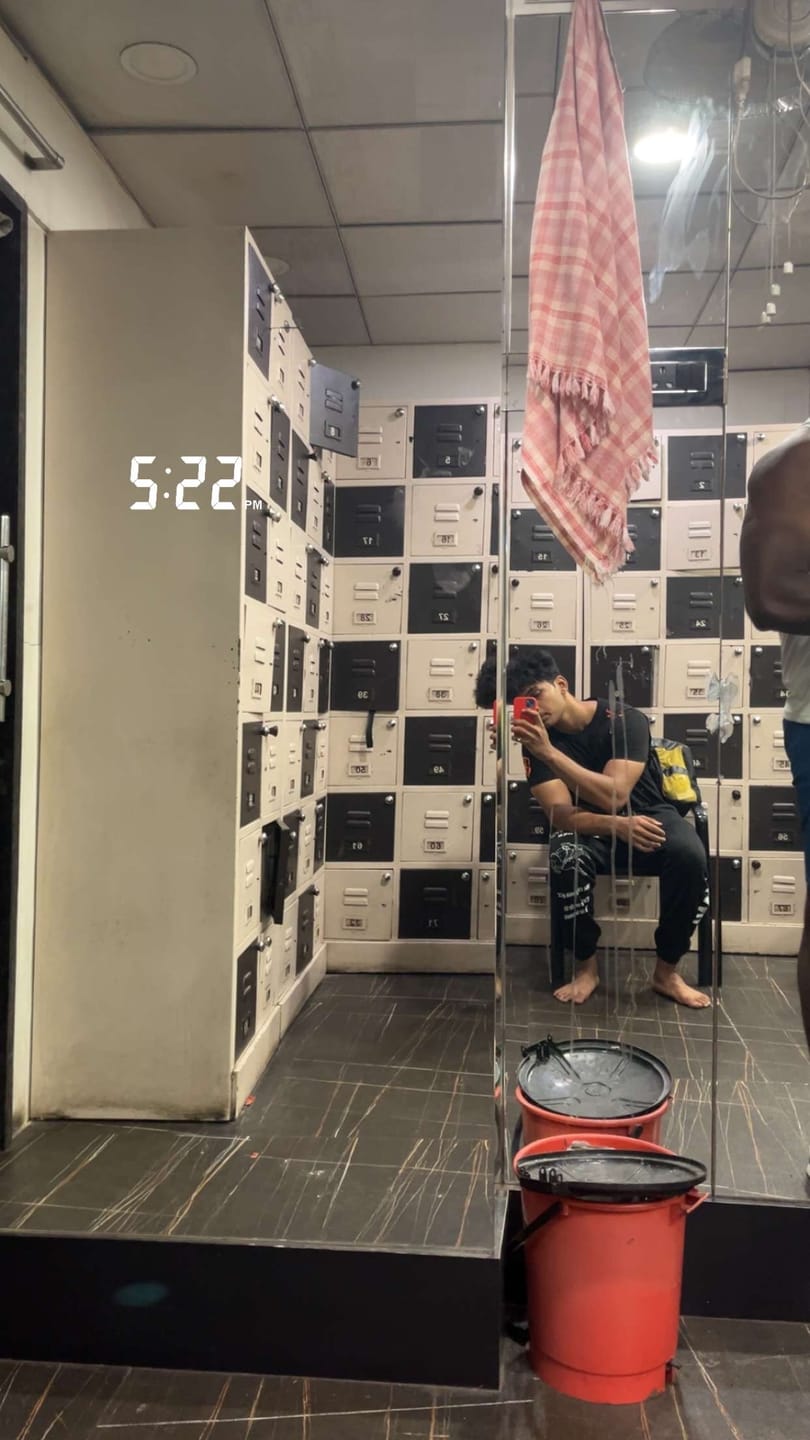Customer photo review of ICARUS JOGGERS [BLACK]