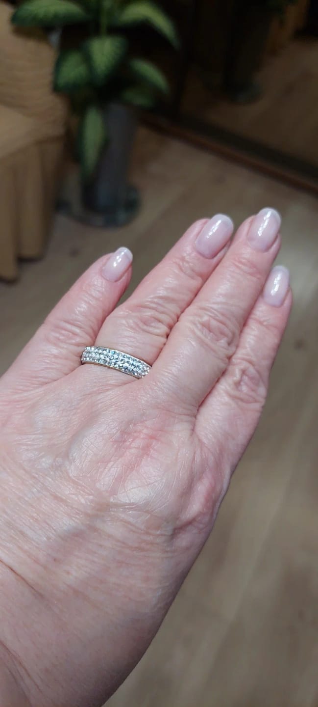 Customer photo review of Colette Pavé Sparkling Ring