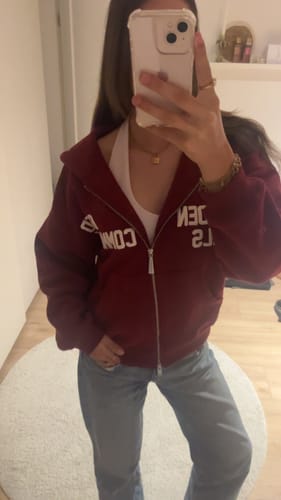 Customer photo review of GATED COMMUNITY ZIP HOODIE BURGUNDY