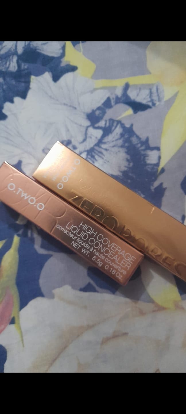 Customer photo review of O.TWO.O HIGH COVERAGE LIQUID CONCEALER