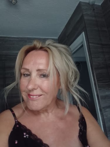 Customer photo review of Stranded 20" One Piece Wand Wave Clip-in Hair Extension - Colour #112 Ash Moon
