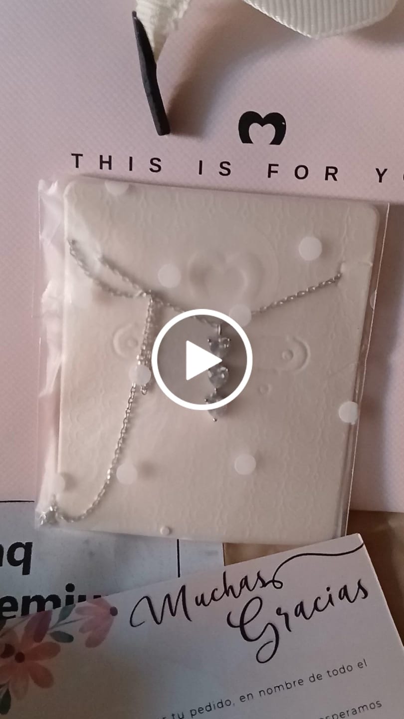Customer video review of Collar Amores