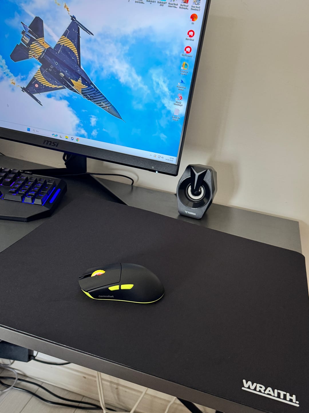 Customer photo review of Darmoshark M3S Max Wireless Mouse