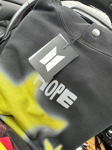 Customer photo review of [2ND PRE-ORDER] BTS J-HOPE - HOPE ON THE STAGE OFFICIAL MD HOODIE (BLACK)
