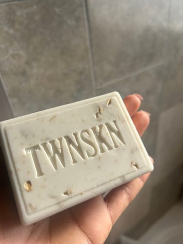 Customer photo review of 2in1 Double Cleansing Bar | Half Discoloration Brightening corrector | Half Oat Relief Acne Exfoliant