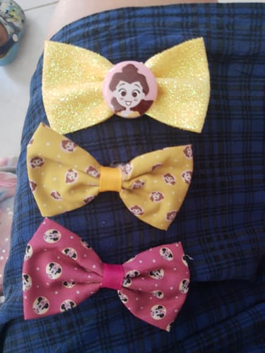 Customer photo review of Set de 2 Moños para el Cabello "Bella", Edición Disney 100