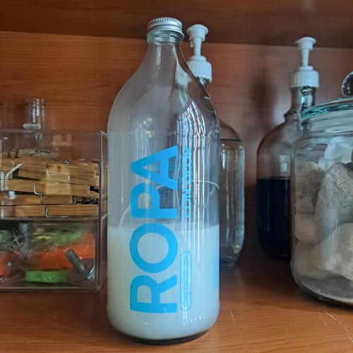 Customer photo review of Detergente y suavizante de ROPA con olor