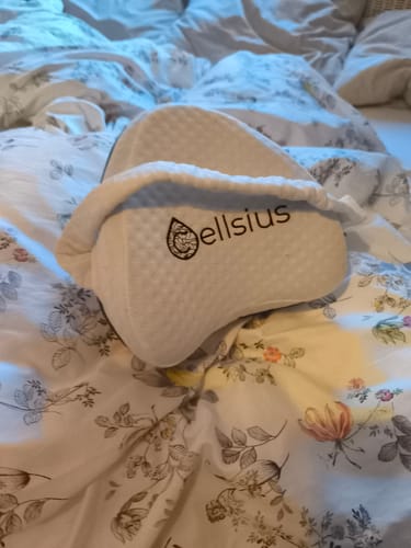 Customer photo review of Cellsius Orthopädisches Kniekissen - Das Geheimnis eines schmerzfreien Schlafs