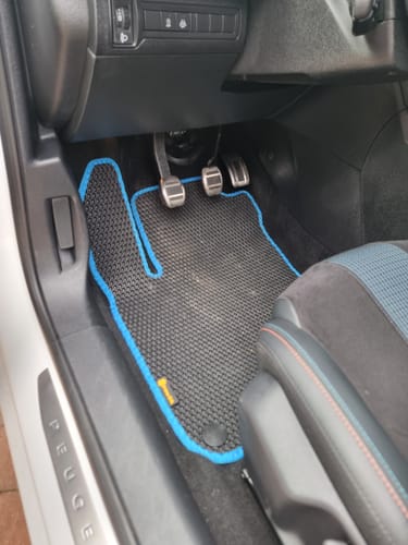 Customer photo review of Dywaniki samochodowe na zamówienie - Przód i tył