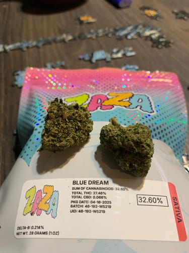 Customer photo review of Turn - 2G THCa Lemonade Stand - Sativa
