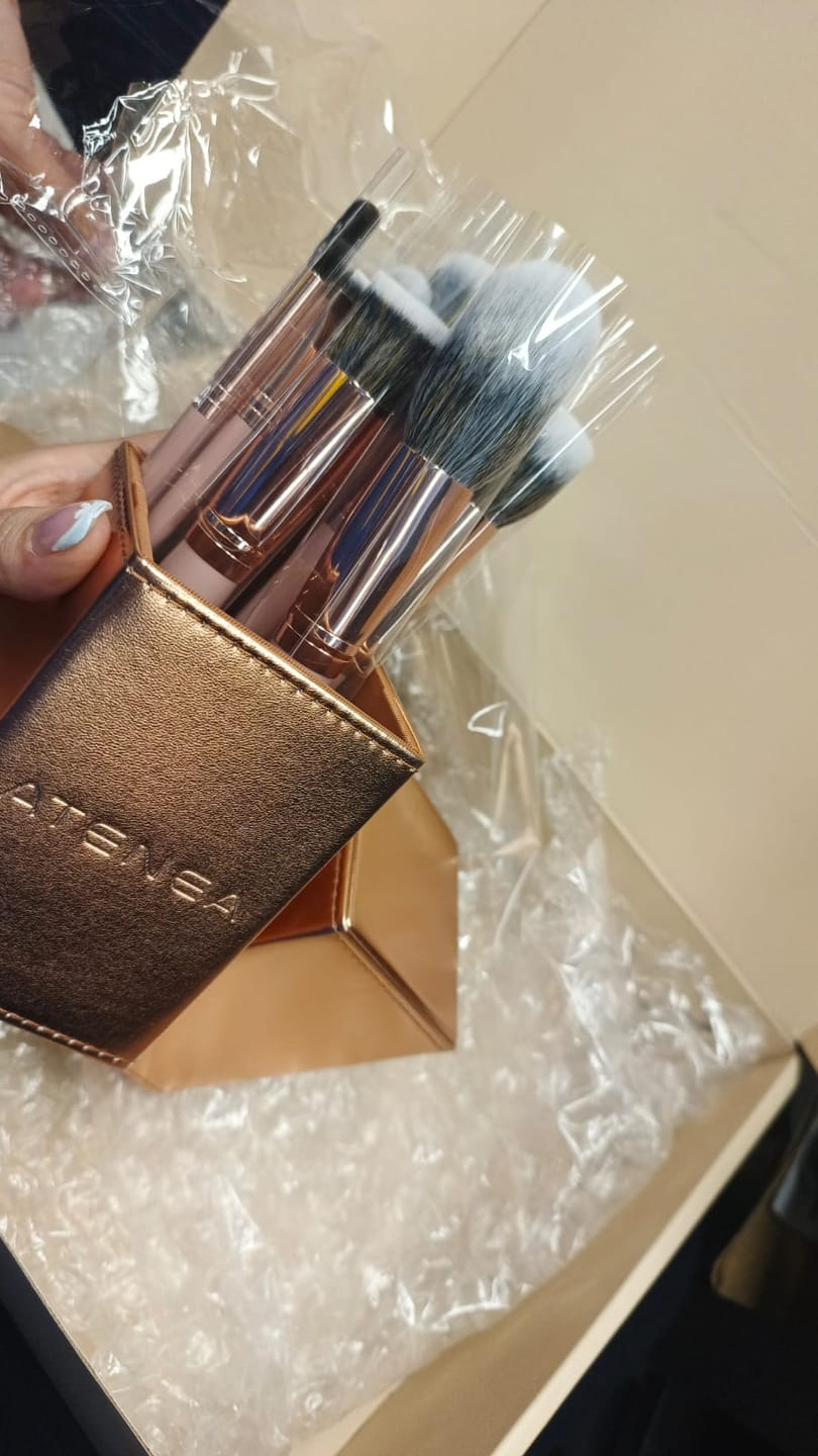 Customer photo review of KIT DE BROCHAS NAKED