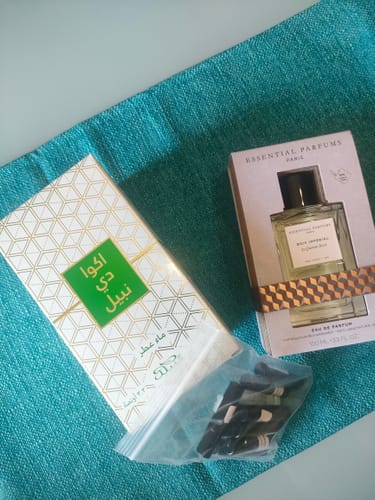 Customer photo review of ESSENTIAL PARFUMS - BOIS IMPÉRIAL