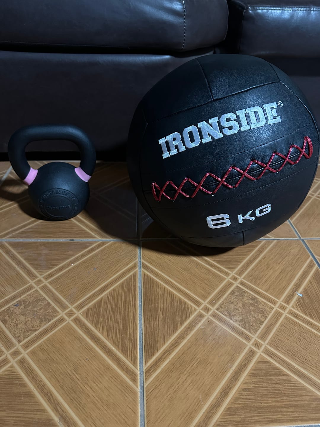 Customer photo review of Balón Medicinal Wall Ball IRONSIDE