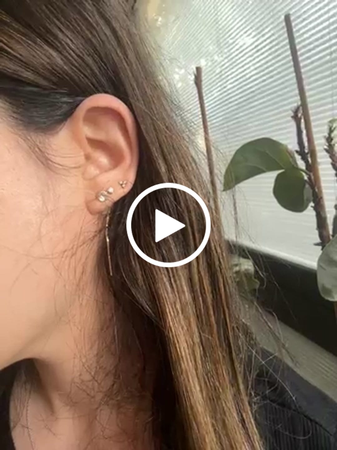 Customer video review of עגיל נוני יהלום לבן