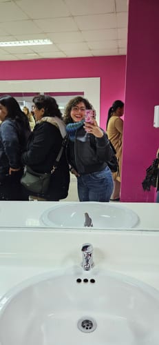 Customer photo review of CHAQUETA CAZADORA BOMBER NEGRA