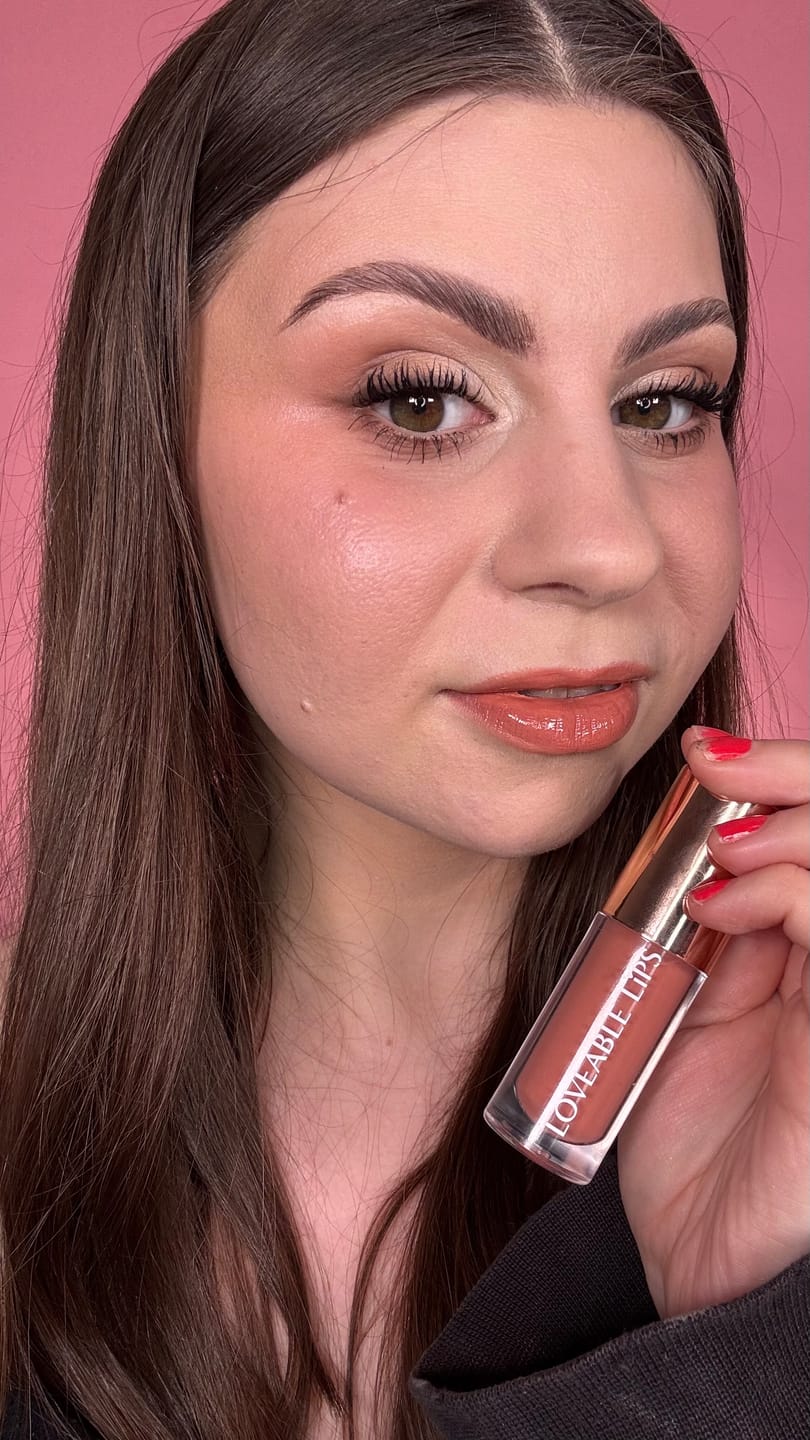 Customer photo review of Nude Glow Lip Gloss
