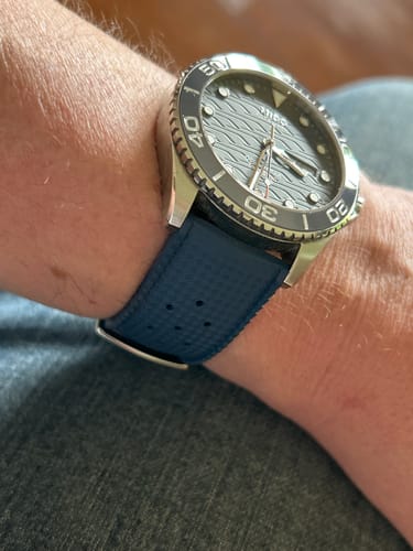 Customer photo review of Apple Band - Tropical Rubber - Navy Blue