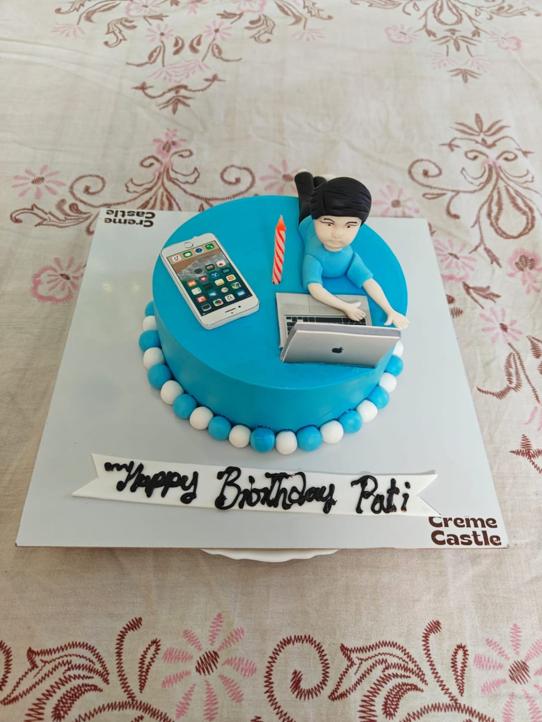 Customer photo review of Cake for a workaholic
