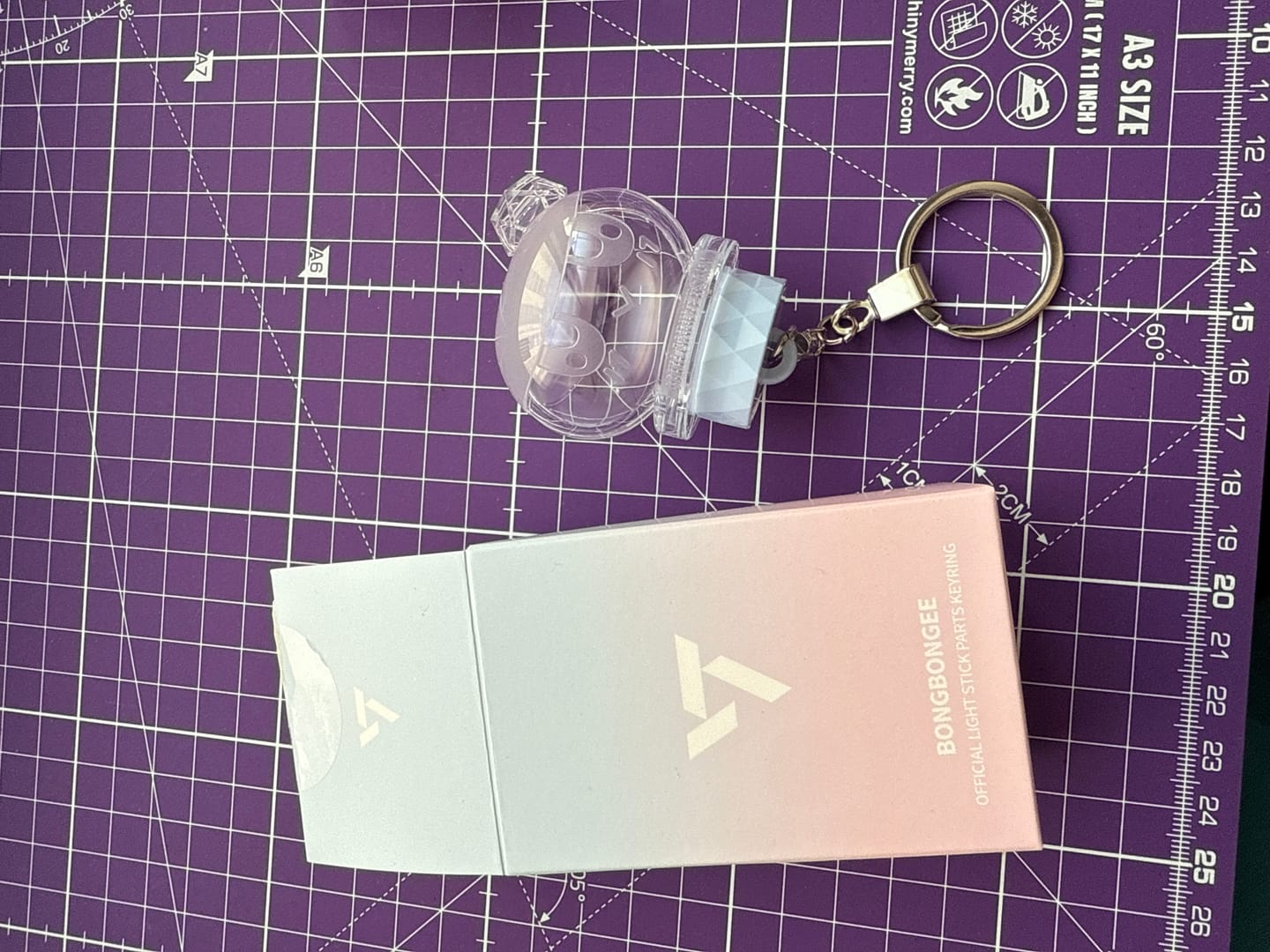Customer photo review of [2ND PRE-ORDER] SEVENTEEN - BONGBONGEE OFFICIAL LIGHT STICK PARTS KEYRING