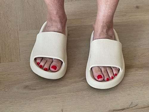 Customer photo review of HappyFlops