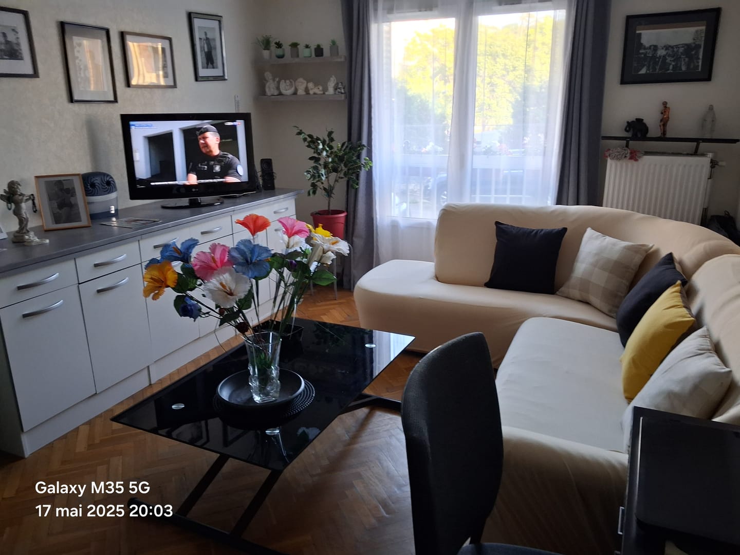 Customer photo review of Beige - Housse de Canapé Extensible