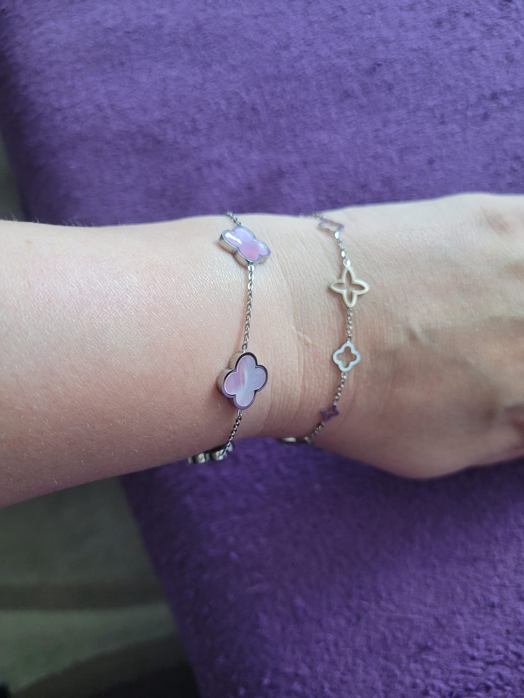Customer photo review of Fancy Clover Armband | 18K vergoldet