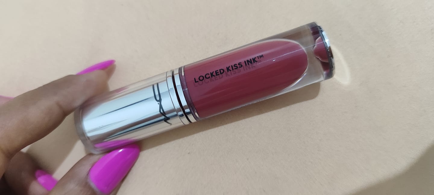 Customer photo review of Mac Locked Kiss Ink 24HR Lipcolour  מאק שפתון נוזלי עמיד עד 24 שעות