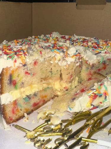 Customer photo review of funfetti cake