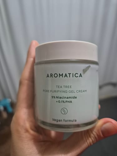 Customer photo review of Tea tree Pore Purifying Gel Cream 5% Niacinamide + 0.1% PHA