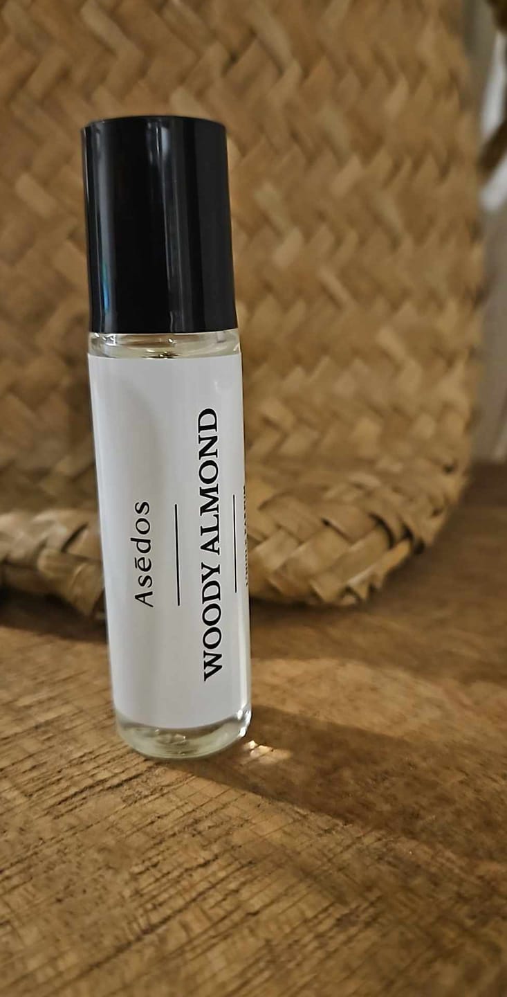 Customer photo review of WOODY ALMOND PERFUME OIL