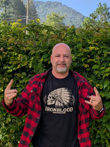 Customer photo review of T-SHIRT IRON BLOOD