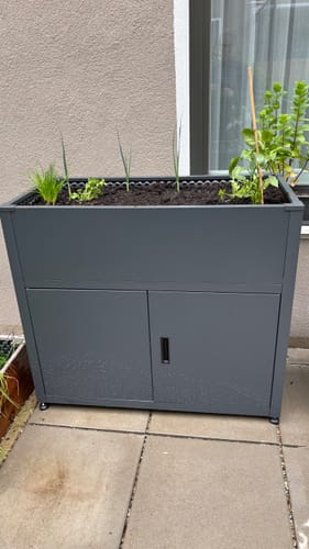 Customer photo review of Hochbeet HB3 mit Unterschrank | Stauraum | Pulverbeschichtet in RAL7016 | 100x50x85 cm